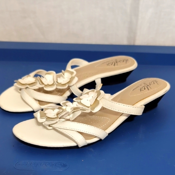 dexflex White Tan Flower Slide Wedge Sandal Size 5 - Picture 1 of 6
